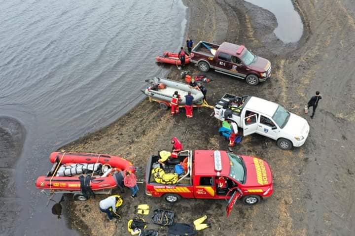 Los Ríos: Encuentran muertos a dos jóvenes en el Lago Calafquén