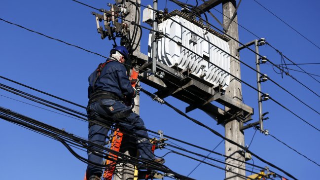 Gobierno promete solución para familias de Loncoche ante prolongados cortes de energía