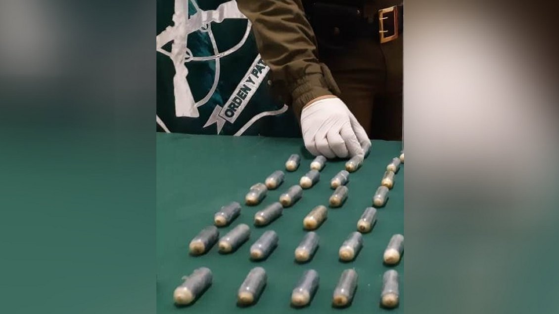 Pasajero de bus fue hospitalizado de urgencia: Llevaba 29 ovoides de cocaína en el estómago