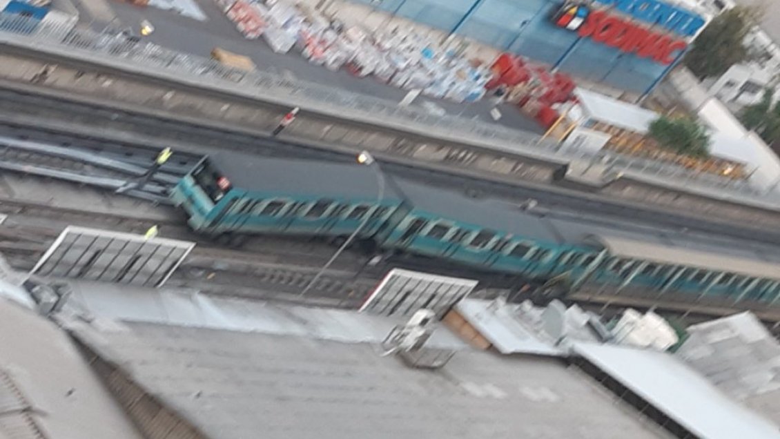 Metro anunció que servicio de Línea 5 será parcial toda la mañana por problema ferroviario