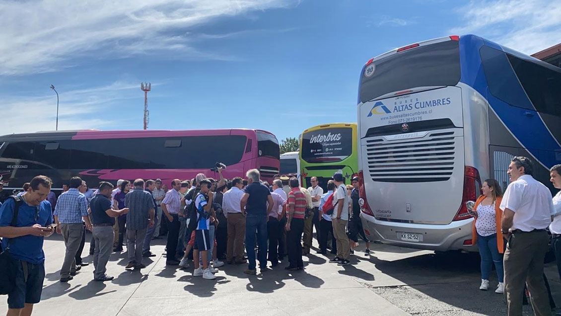 Empresas de buses locales se declaran en alerta tras bloquear terminal de Talca