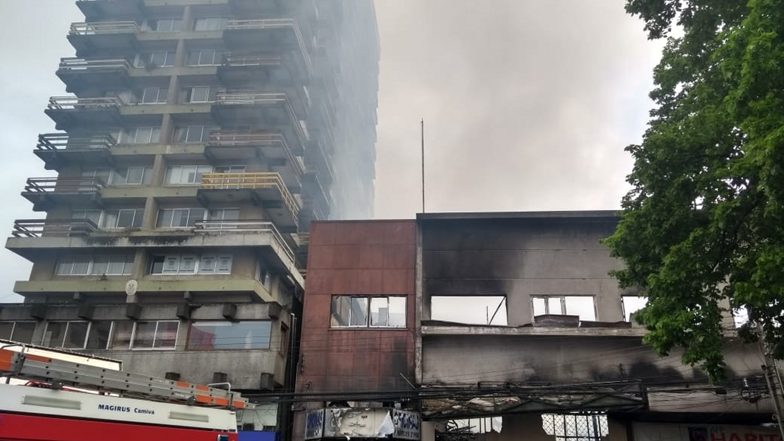 Peritaje confirmó presencia de acelerantes en incendio a locales y edificio Kauak de Osorno