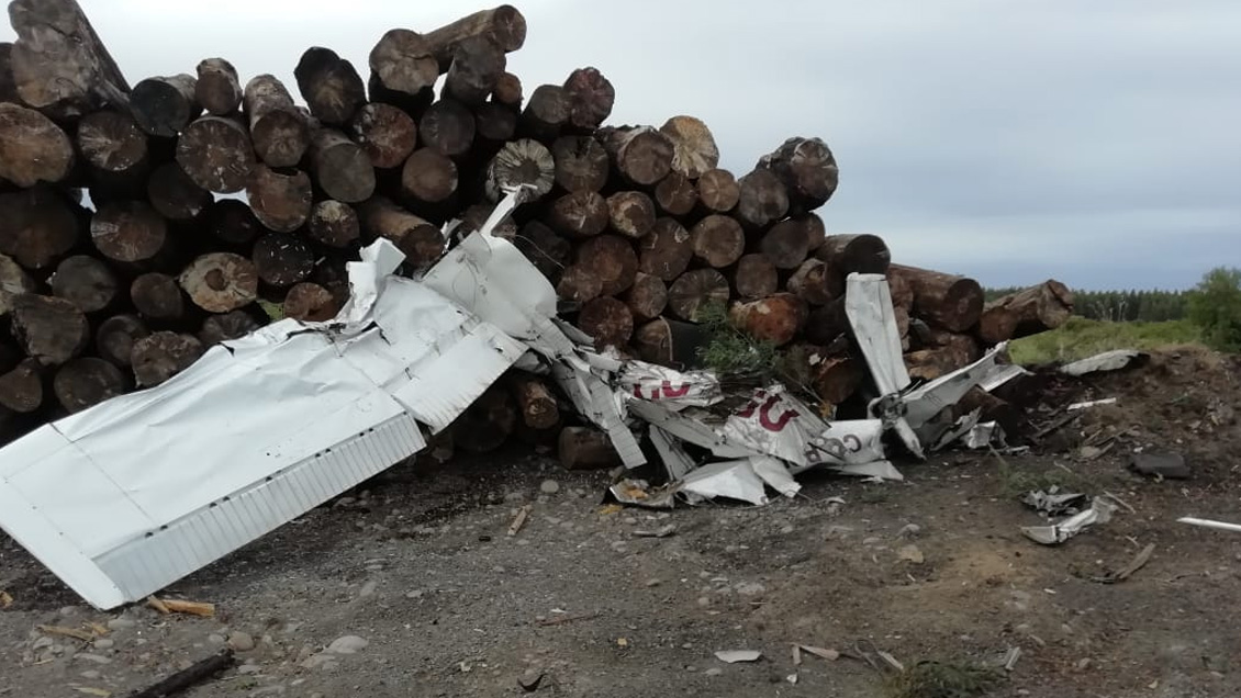 Avioneta capotó y dejó un muerto en cercanías de Cabrero
