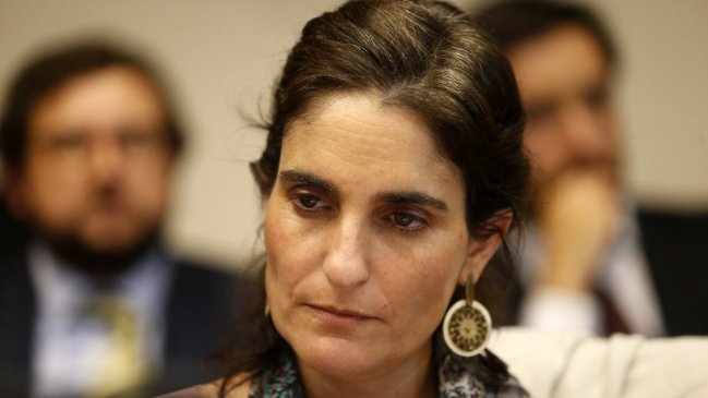 Ministra del Trabajo matizó cifra de despidos post crisis, pero admitió preocupación