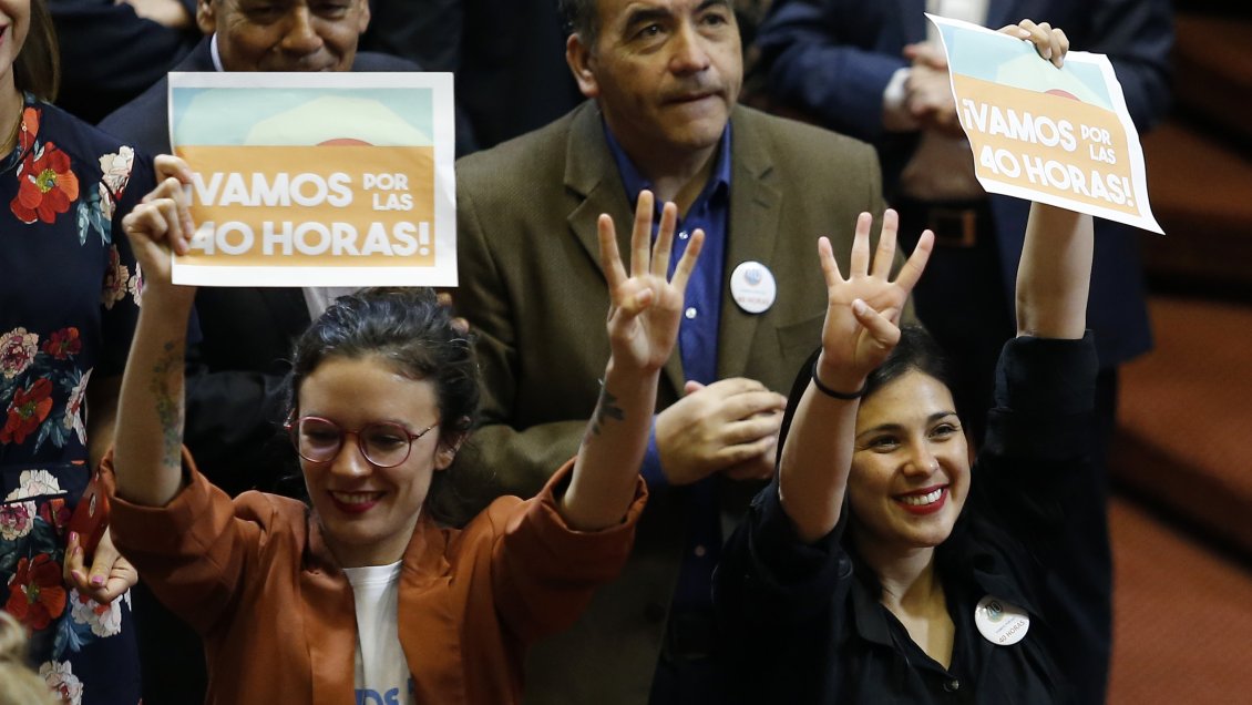 Expertos recomiendan suspender la tramitación del proyecto de reducción de jornada laboral