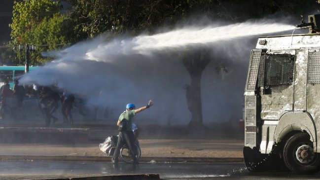 INDH oficiará al Gobierno y a Carabineros por componentes del líquido del carro lanzaagua