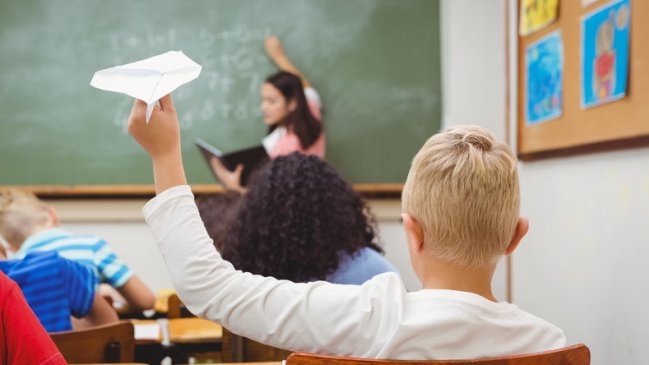 Gobierno investigará cobro a apoderados por anotaciones negativas de alumnos