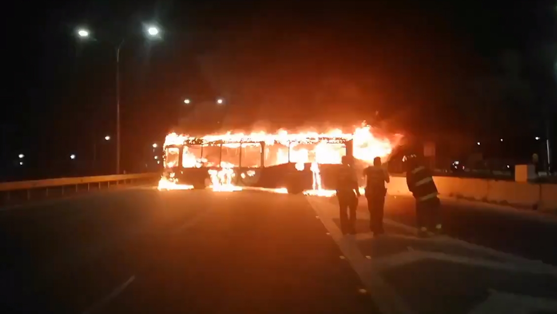 Carabineros detuvo al presunto autor del incendio de un bus del Transantiago