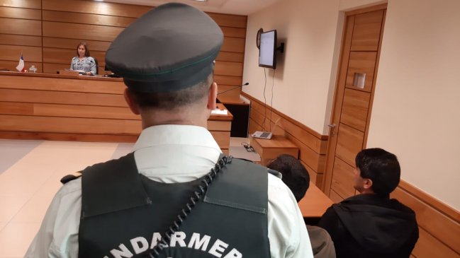 Linares: Adulto y adolescente acusados de quemar peajes quedaron tras las rejas