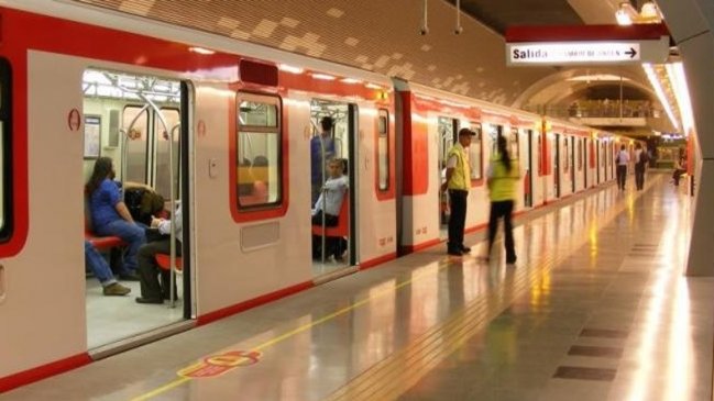 Metro retoma este miércoles su horario 