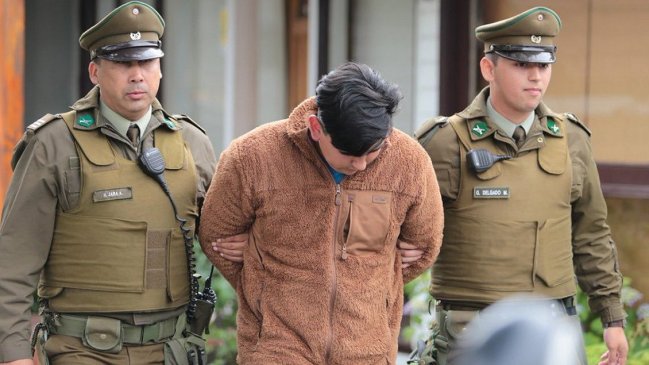 Hombre es acusado de disparar a su ex y quemar el auto de la nueva pareja de ésta