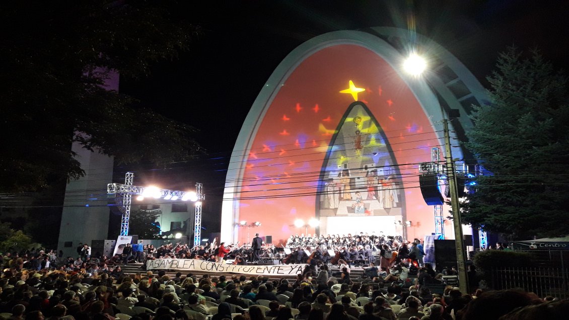 Música y demandas sociales compartieron espacio en concierto navideño de la UdeC en Chillán