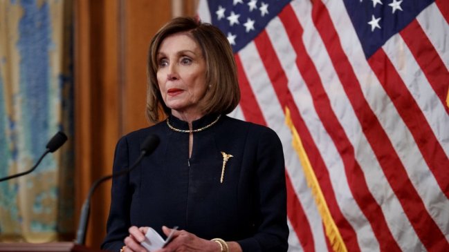 Pelosi amenaza con retrasar el inicio del juicio político contra Trump