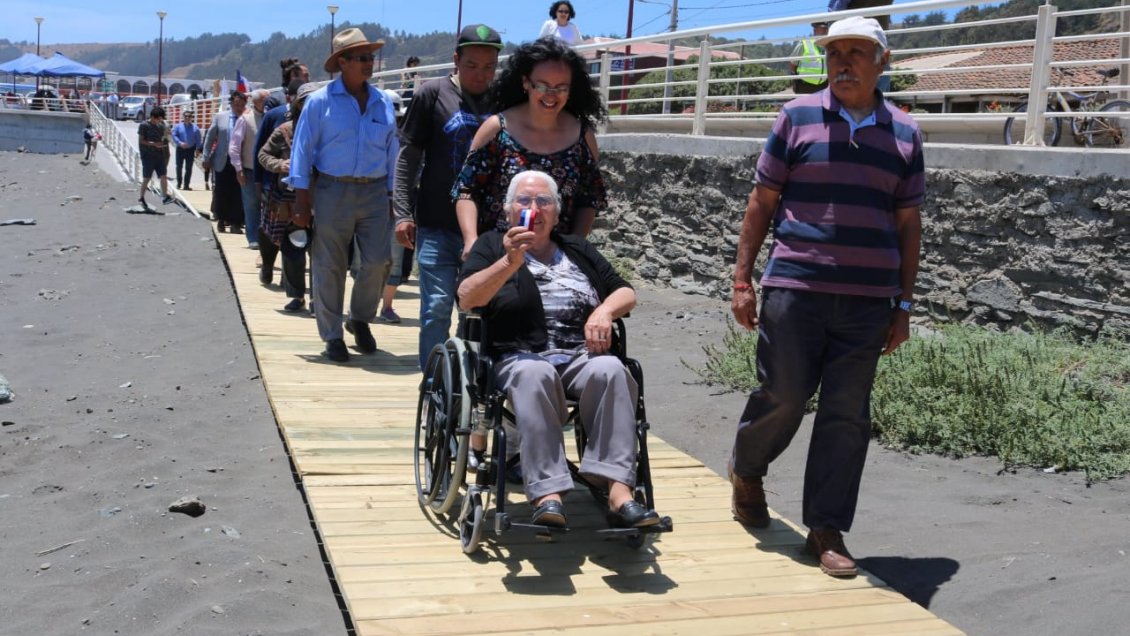 En Iloca se inauguró la primera playa inclusiva del Maule
