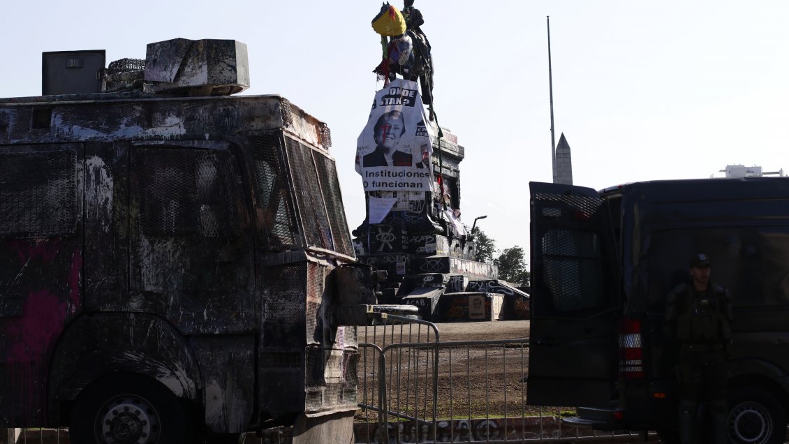 Intendencia desplegó 1.000 carabineros en Plaza Baquedano y sus alrededores