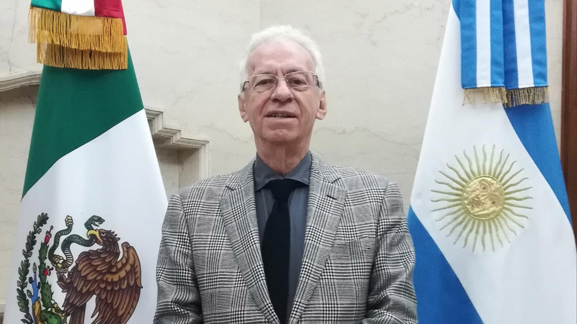 Renunció embajador de México en Argentina acusado de robar un libro