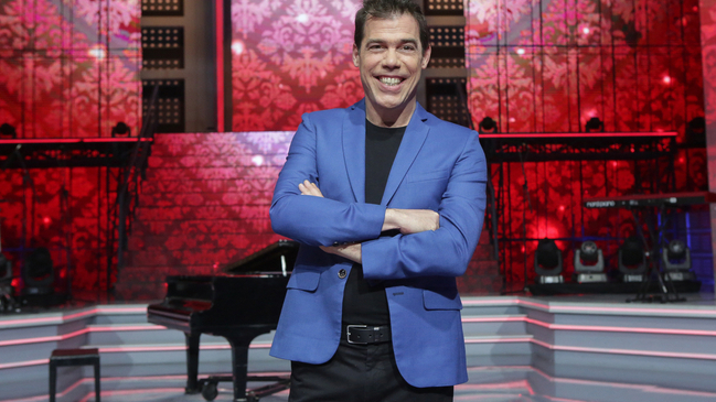 Álvaro Escobar acompañará a Karen Doggenweiler en la conducción del Festival de Olmué 2020