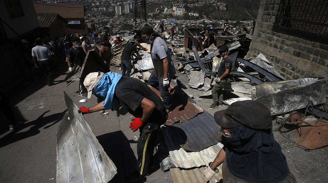 Valparaíso sigue luchando contra los incendios forestales