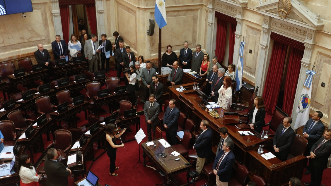 Argentina: Congelan los salarios de diputados y senadores por 180 días