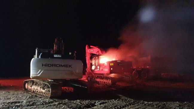 Ataque incendiario en Niebla deja tres máquinas agrícolas destruidas