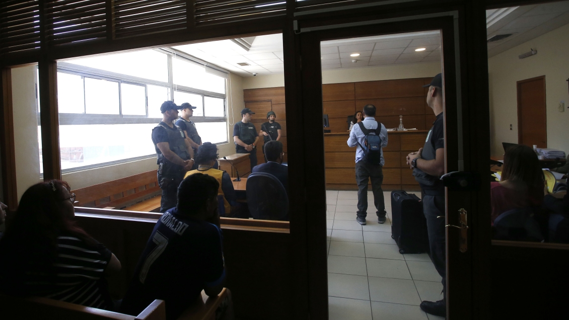 En libertad quedó joven acusado de provocar incendio en Valparaíso