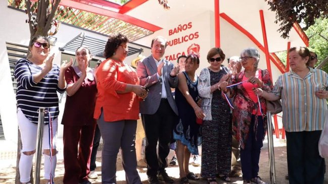 Municipalidad inauguró baños públicos en Plaza Las Heras de Talca