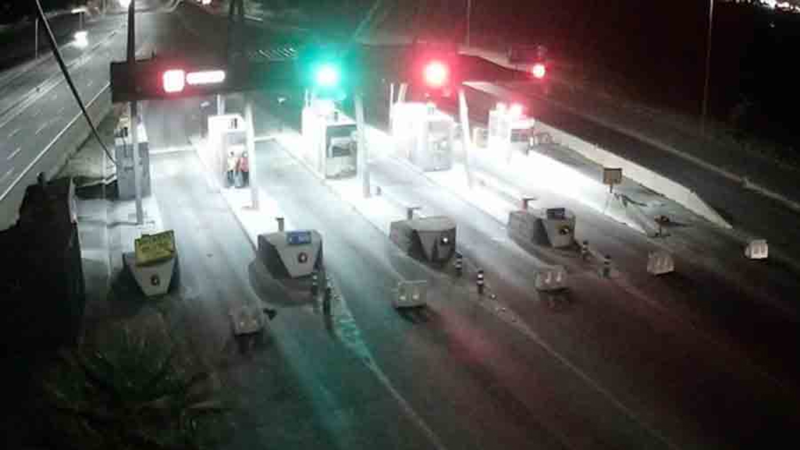 Detienen a sospechosos de intentar quemar casetas de peajes de Acceso Sur en Puente Alto