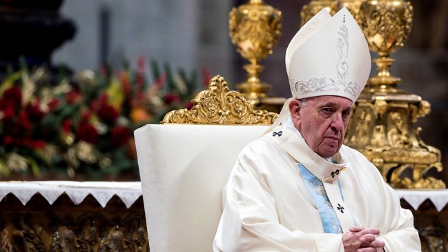 El papa insta a los médicos a rechazar la eutanasia porque 