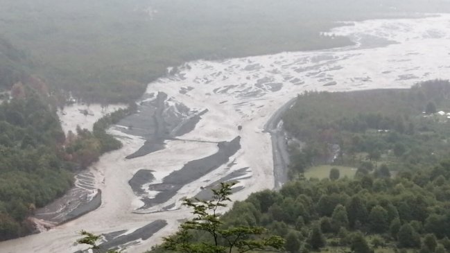 Pobladores de río Mosco en Villa O'Higgins exigen apoyo tras crecida