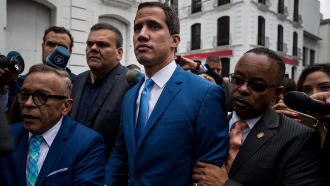 Guaidó perdió la presidencia de la Asamblea Nacional tras ser retenido por la policía fuera del Congreso