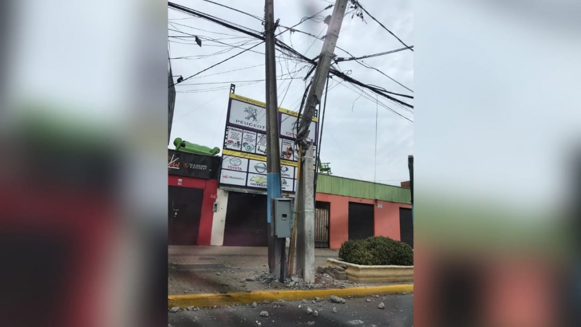 Daño en poste causó corte de luz en Rancagua
