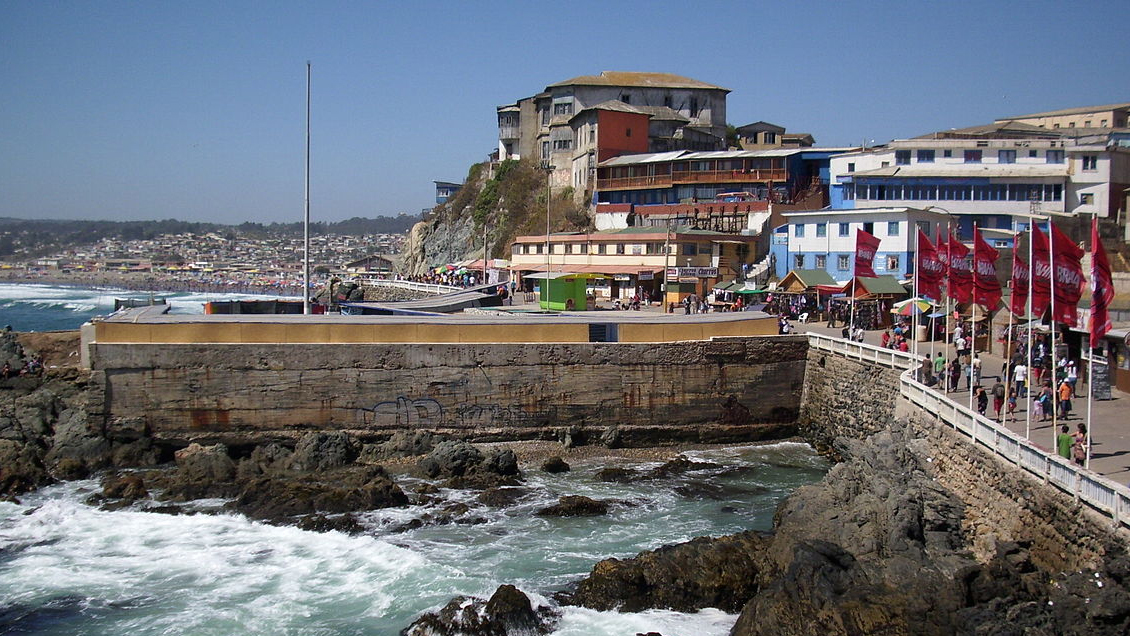 Carabineros detuvo a turista acusada de apuñalar a su esposo en Cartegena