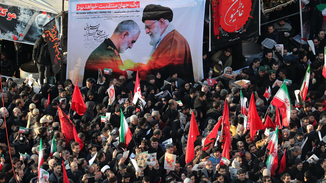 Irán clama venganza entre muestras de dolor en el masivo funeral de Qasem Soleimaní