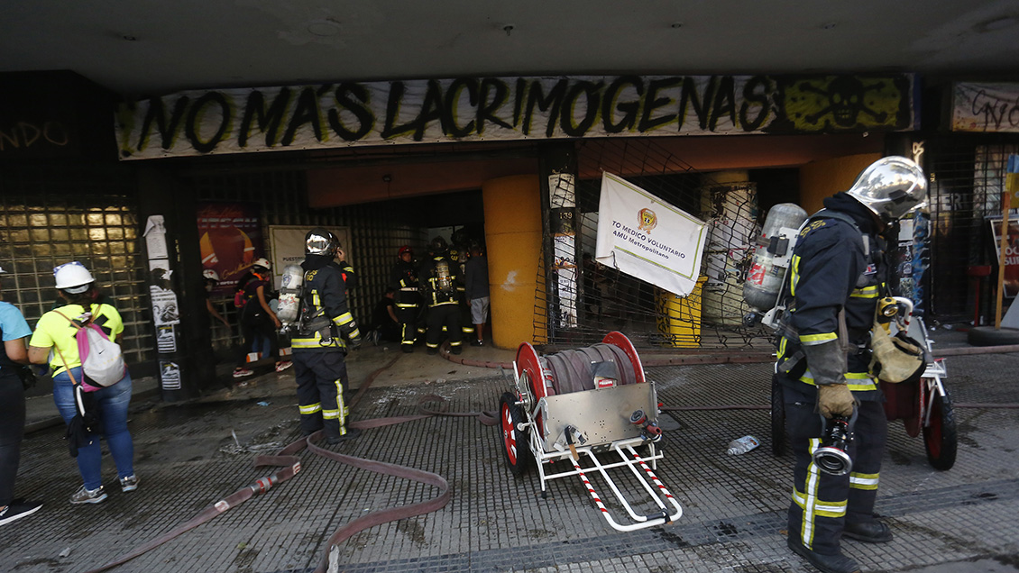 Artistas y ex autoridades piden a alcalde de Santiago apoyo para Centro Arte Alameda