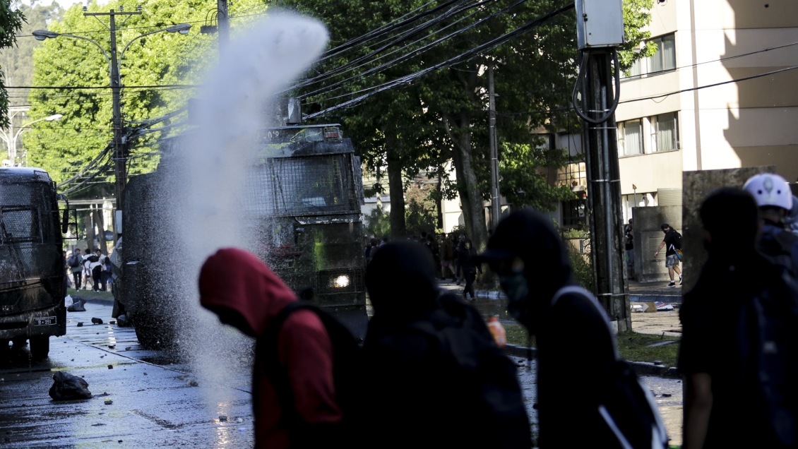 Seremi de Salud aprobó protocolo para uso de disuasivos químicos en Concepción
