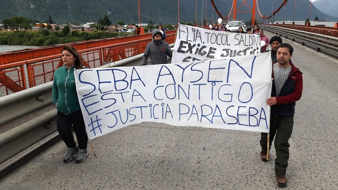 Protestan en Puerto Aysén por arresto domiciliario para imputado por fatal atropello