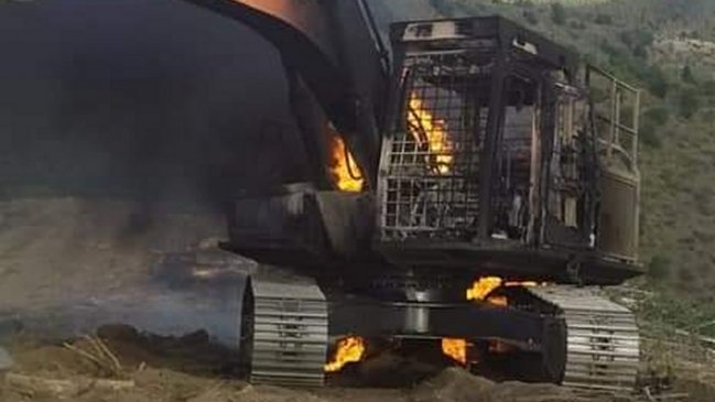 Al menos 13 máquinas fueron destruidas en atentado en Los Sauces