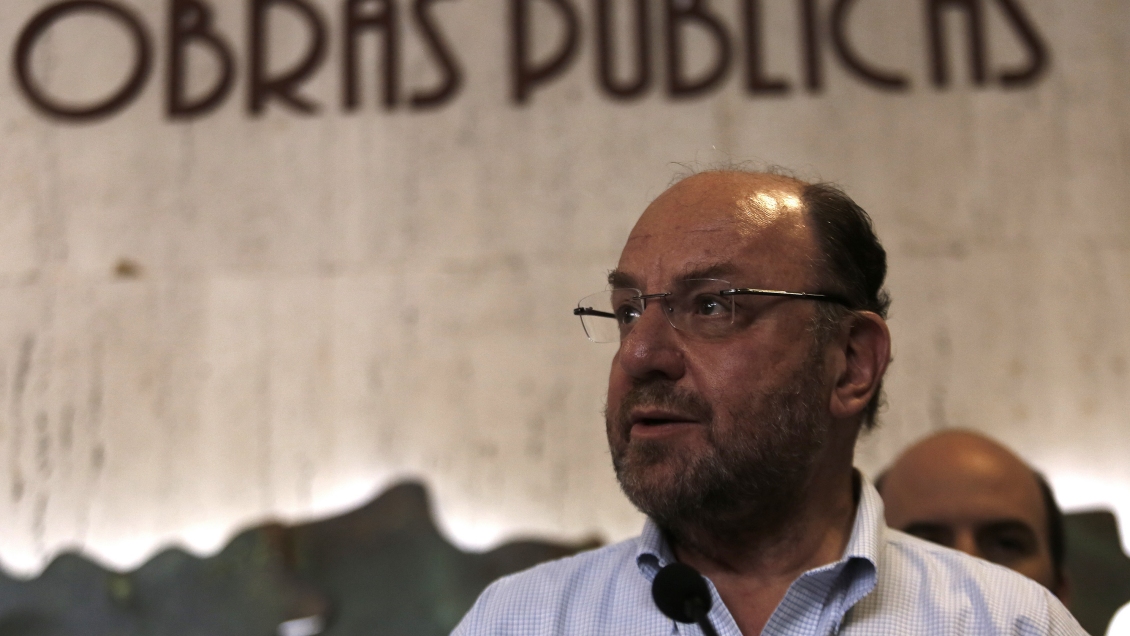 Ministro Moreno afirmó ante el Senado que obras del puente Chacao siguen desarrollándose