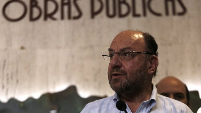 Ministro Moreno afirmó ante el Senado que obras del puente Chacao siguen desarrollándose