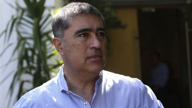 Desbordes descartó presiones del Ejecutivo para rechazar nueva Constitución