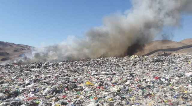Incendio afectó a vertedero de Alto Hospicio