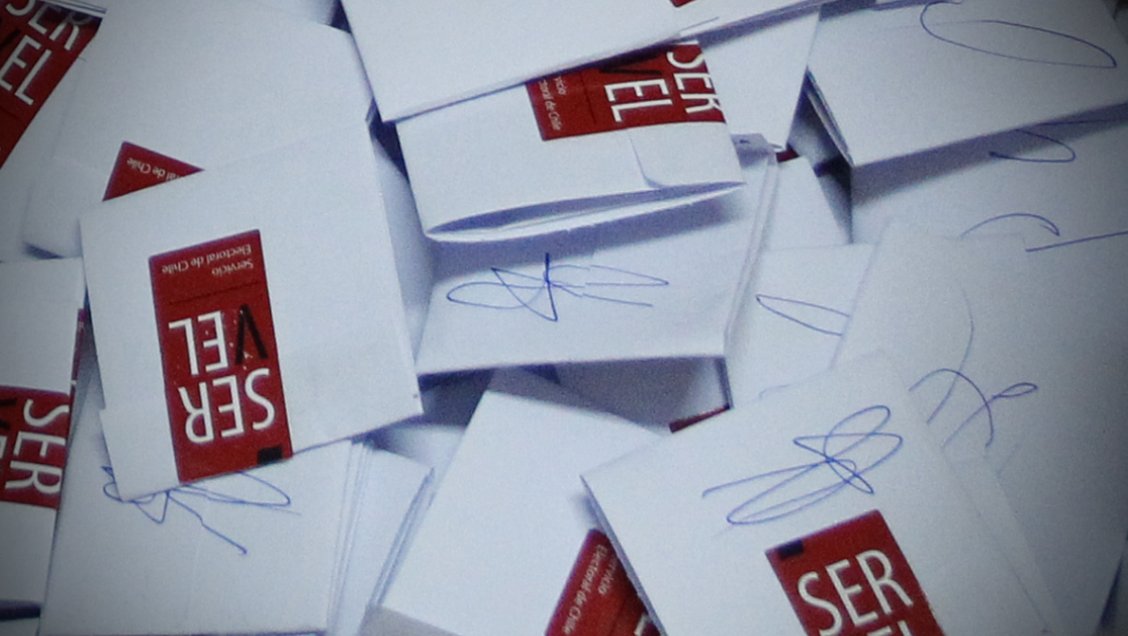 Organizaciones migrantes entregaron carta al Servel rechazando exclusión del plebiscito