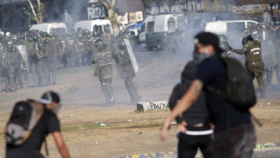 Nueva jornada de manifestaciones se registra en Plaza Italia este viernes