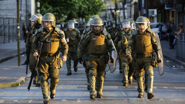 Quinta noche de protestas en Pudahuel Sur: Carabineros acusa ataque con bombas molotov