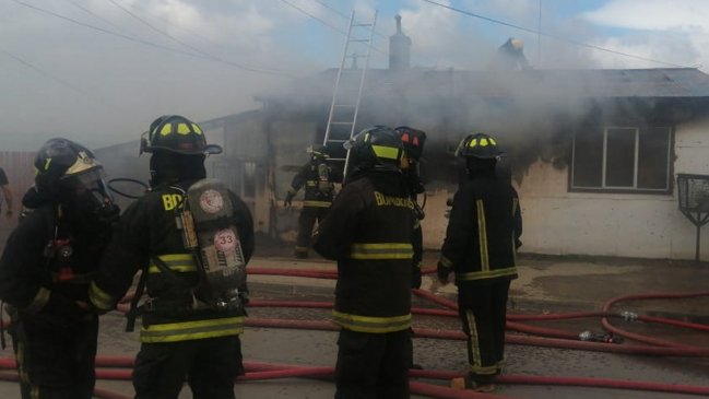 Mujer murió en incendio que consumió su casa en Punta Arenas