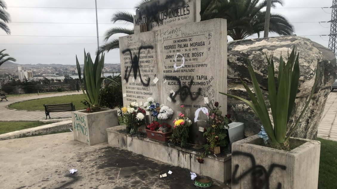 Nuevo ataque a memorial de DDHH con el símbolo de Patria y Libertad