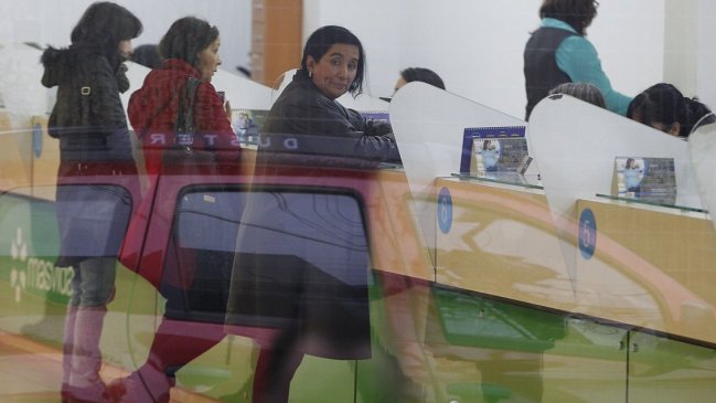 Planes de mujeres en isapres subieron 3,4 por ciento, pese a circular que buscaba lo contrario