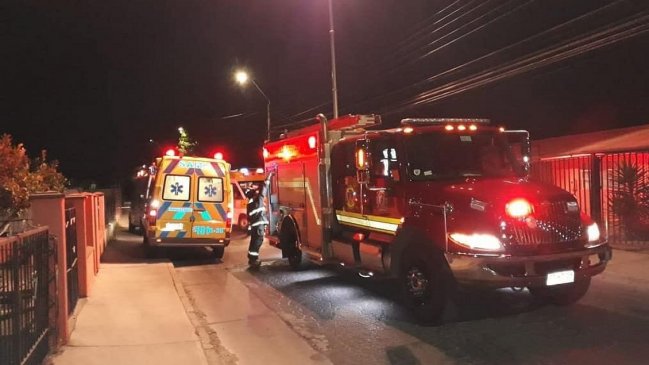 Villa Alemana: Motociclista y su acompañante fallecieron tras colisionar con muro de vivienda