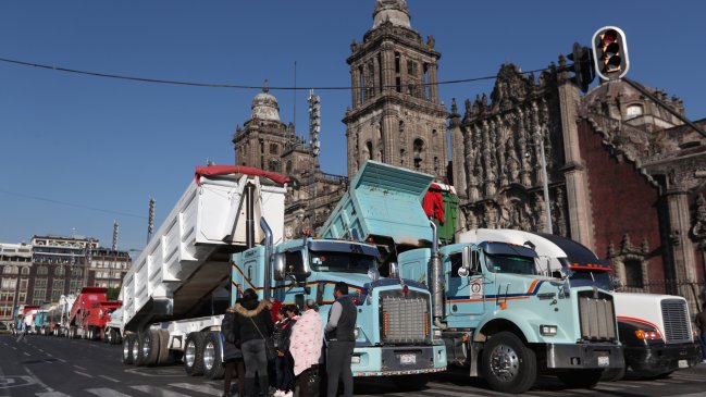 Transportistas bloquearon calles de Ciudad de México para protestar contra nuevo aeropuerto