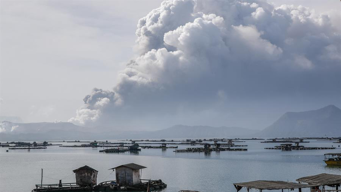 Filipinas mantiene la alerta por el volcán Taal, que ya deja 30 mil desplazados